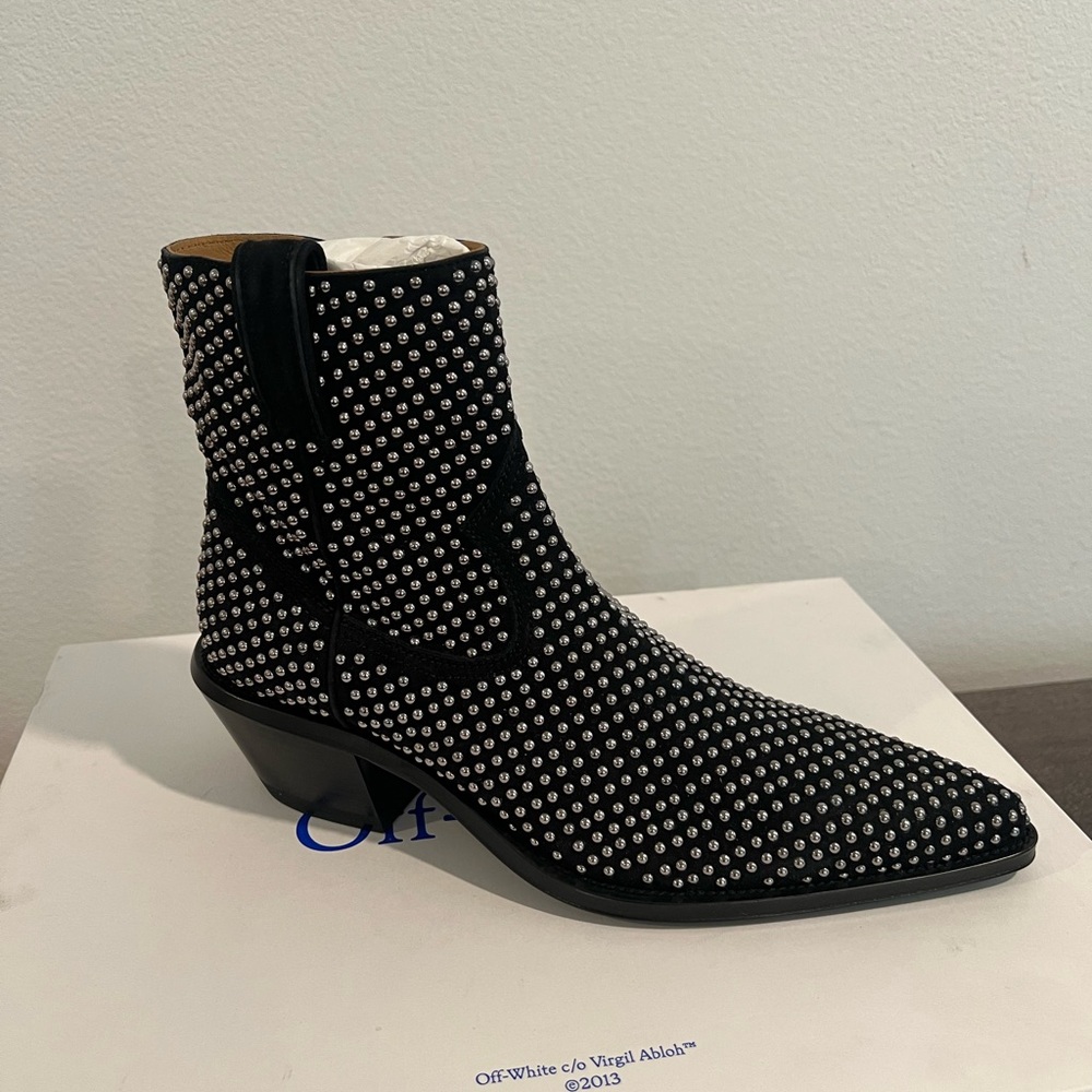 Off-White Stud Texas Ankle Boot |
Black Silver | 38IT (8W)